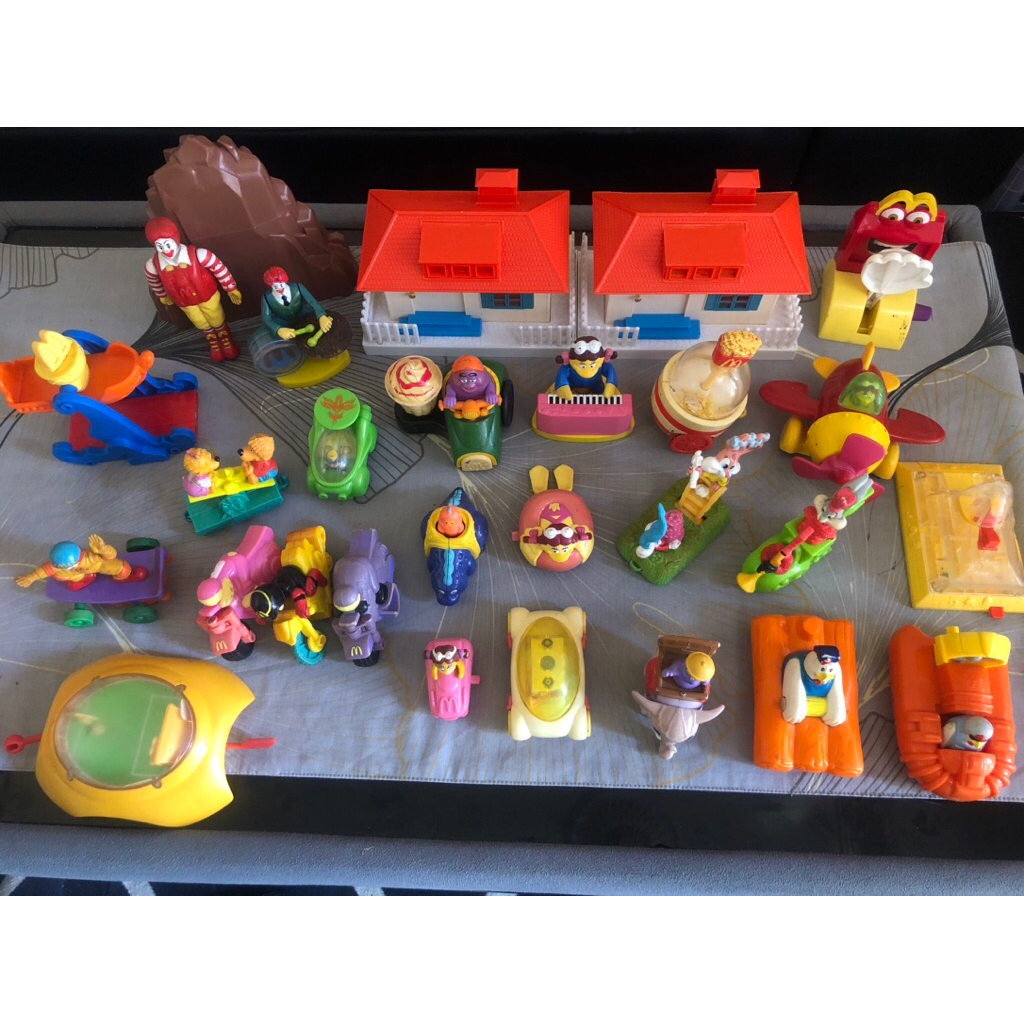 figure mcd happy meal kfc chuky meal vintage preloved PL