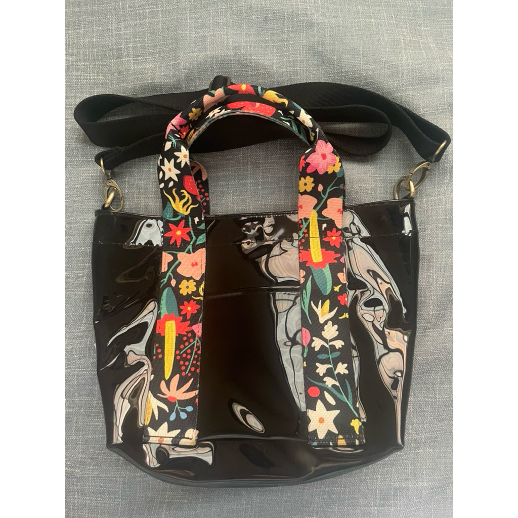 Preloved Hand Bag / Sling Bag Sovlo