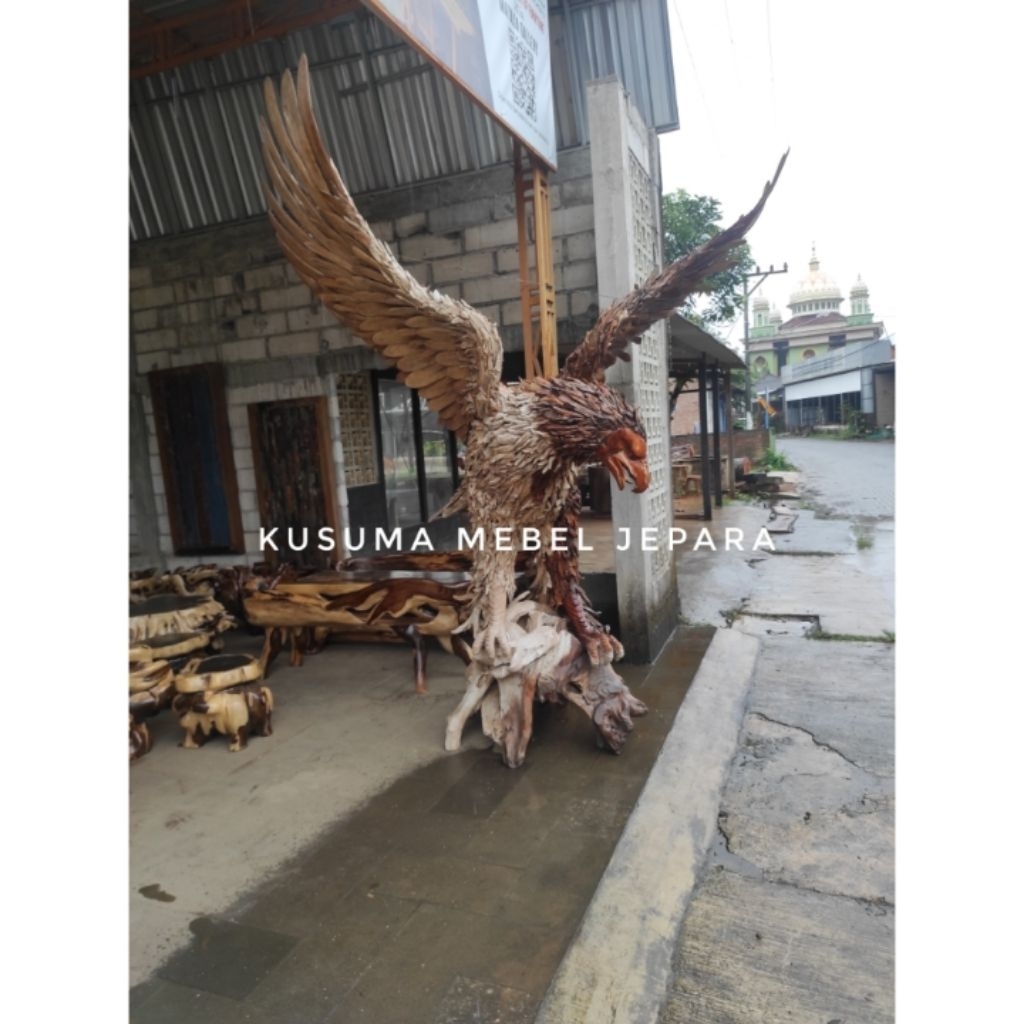 Patung Pajangan Hiasan Burung Rajawali Elang Akar Kayu Jati Untuk Taman Halaman Rumah Mewah Khas Meb