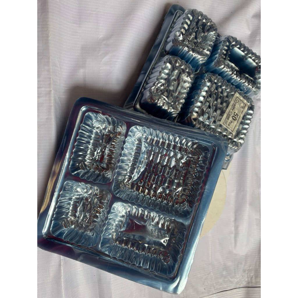 

Mika Dus 18 x 18 Sekat 4