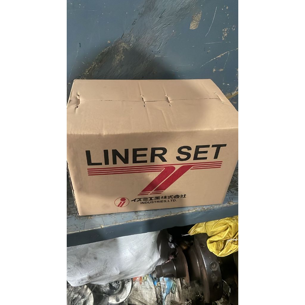 Liner Izumi Mitsubishi Fuso 6D15 Chrome