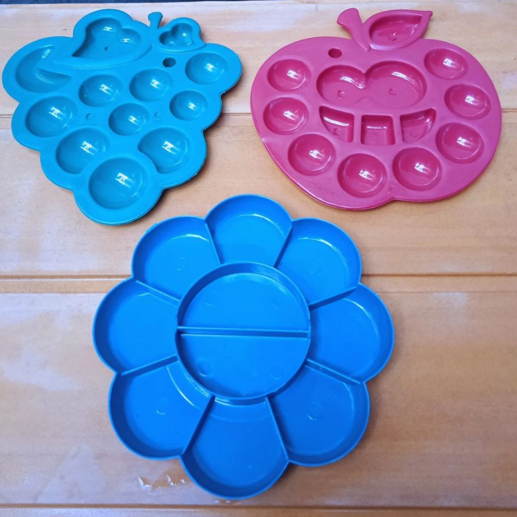 

PALET CAT UNTUK MEWARNAI