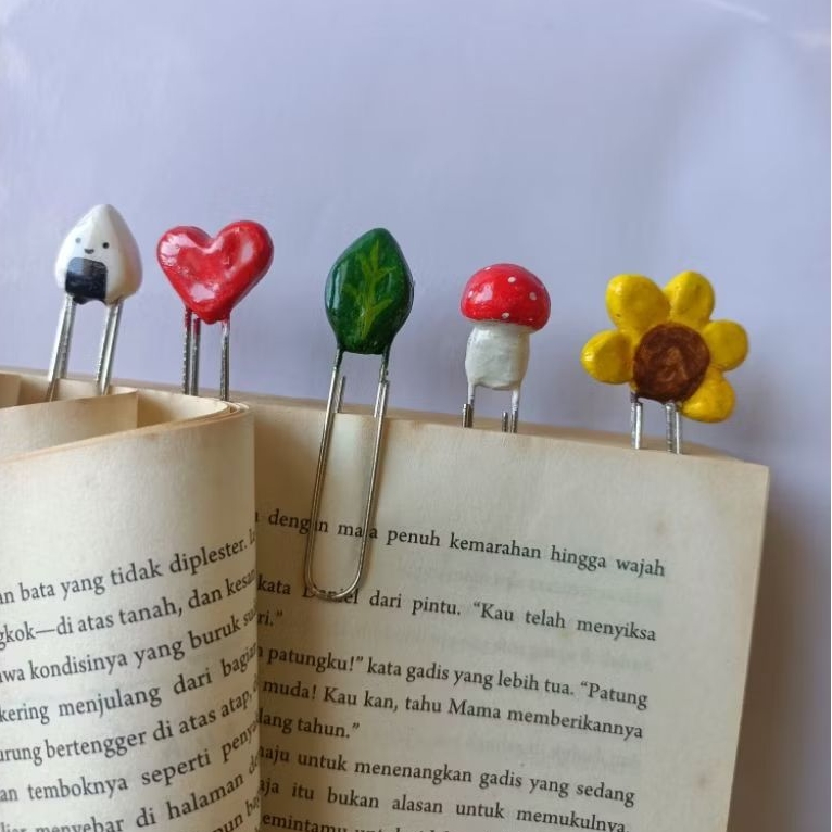 

Clay penjepit kertas Pembatas buku dari clay Clay paper clip / Clay Bookmark Handmade