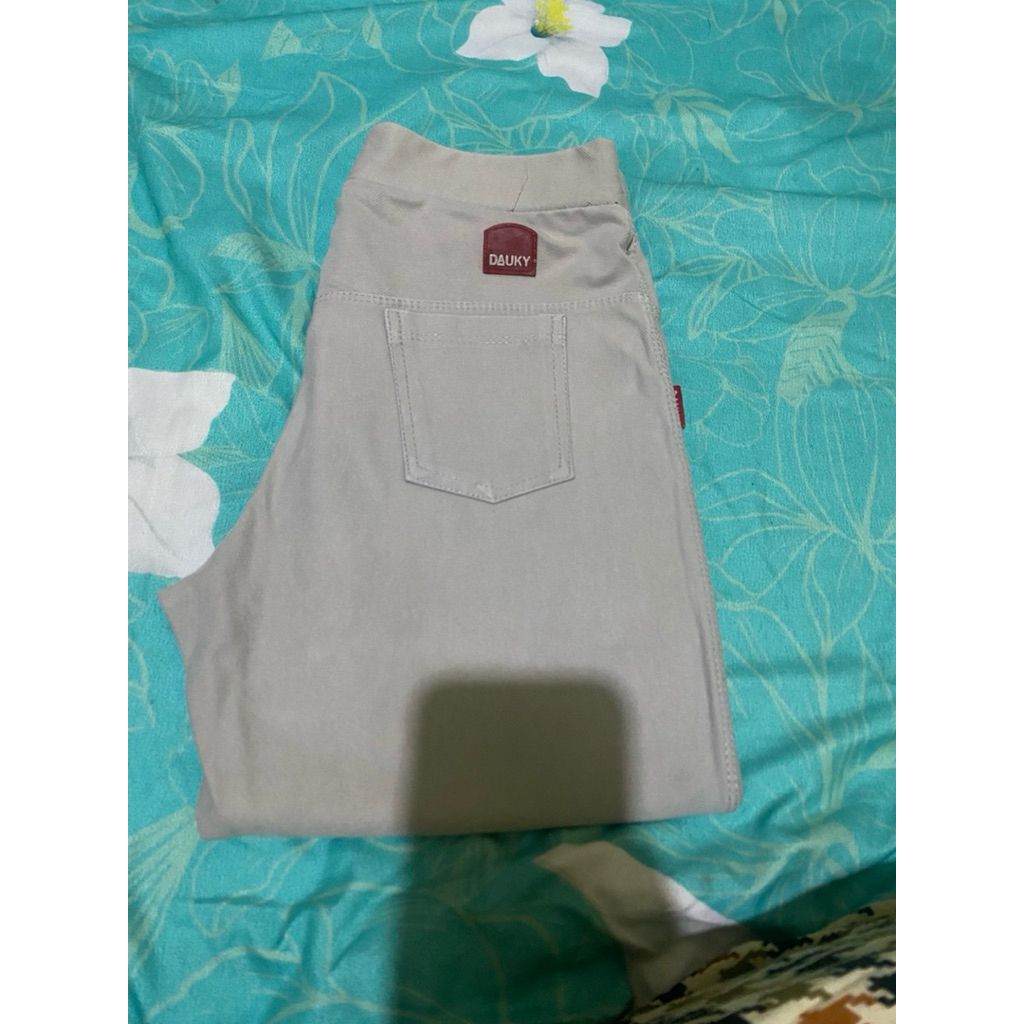 preloved celana dauky