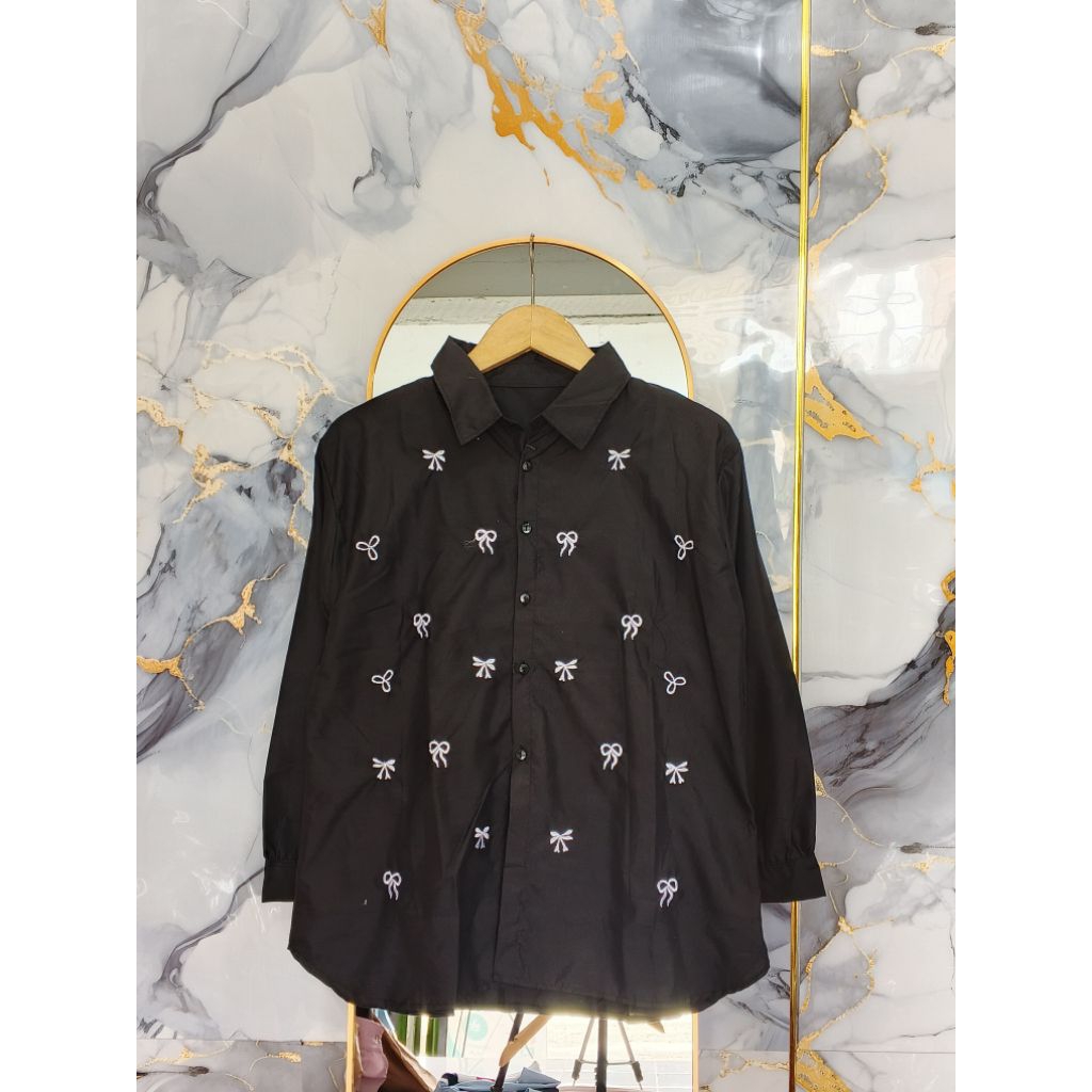 Atasan kemeja pita-pita