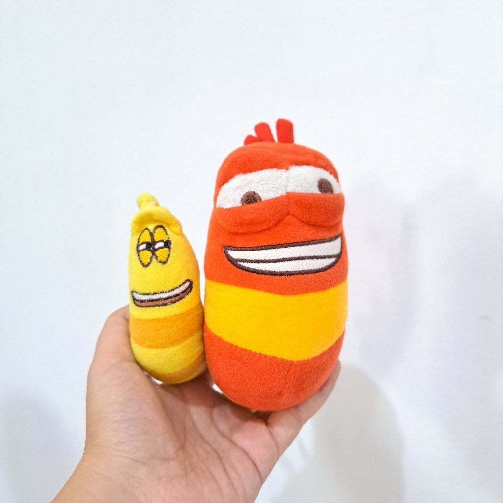 Boneka ganci larva
