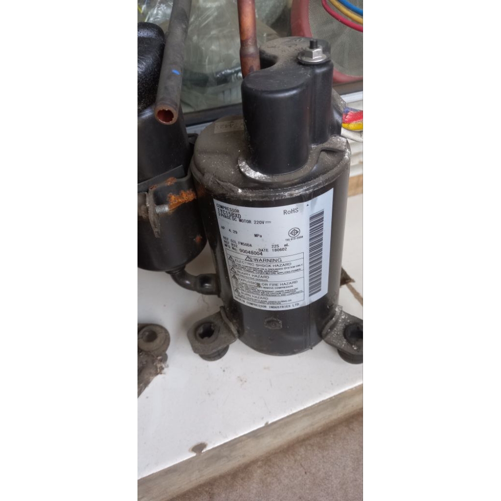 kompressor outdor ac daikin inverter 1/2pk