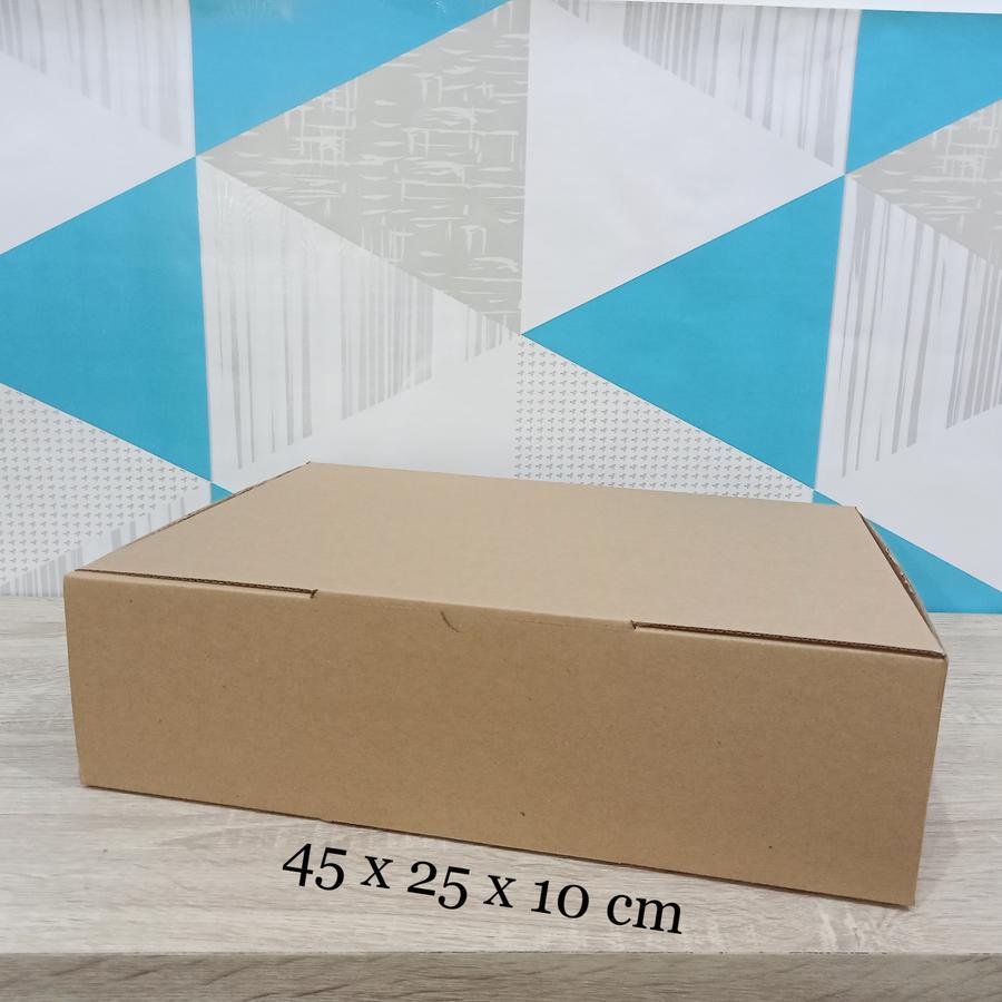 

Dua Kotak Coklat Polos Ukuran 45 x 25 x 10 Cm Box Kardus Hadiah Hampers Die Cut kotak