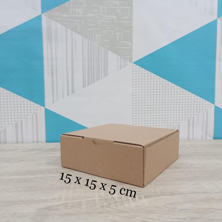 

Dus Kotak Kardus Hadiah Warna Coklat Polos Ukuran 15 x 15 x 5 Cm Die Cut Kotak Kado Hadiah