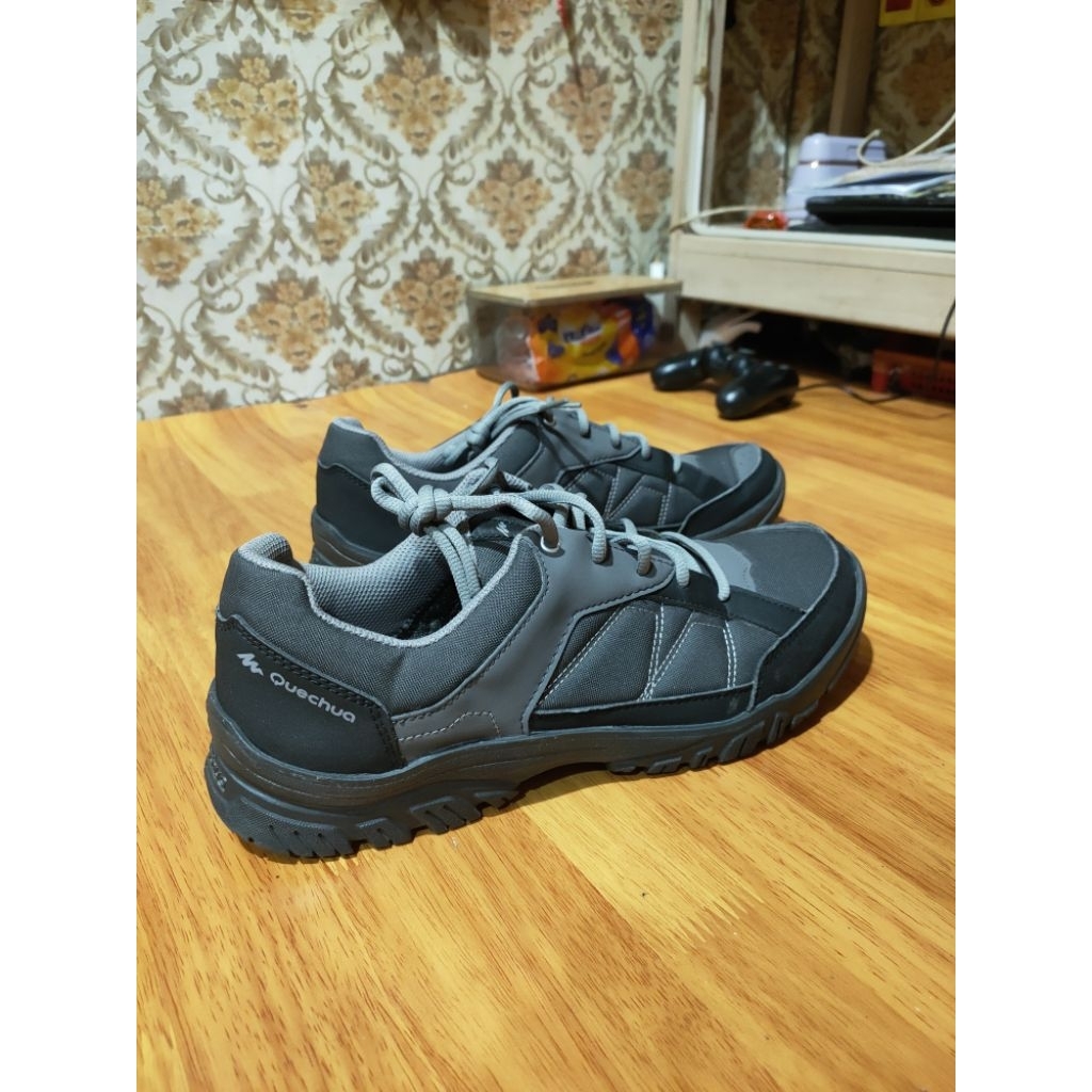 Sepatu Pria Decathlon Quechua