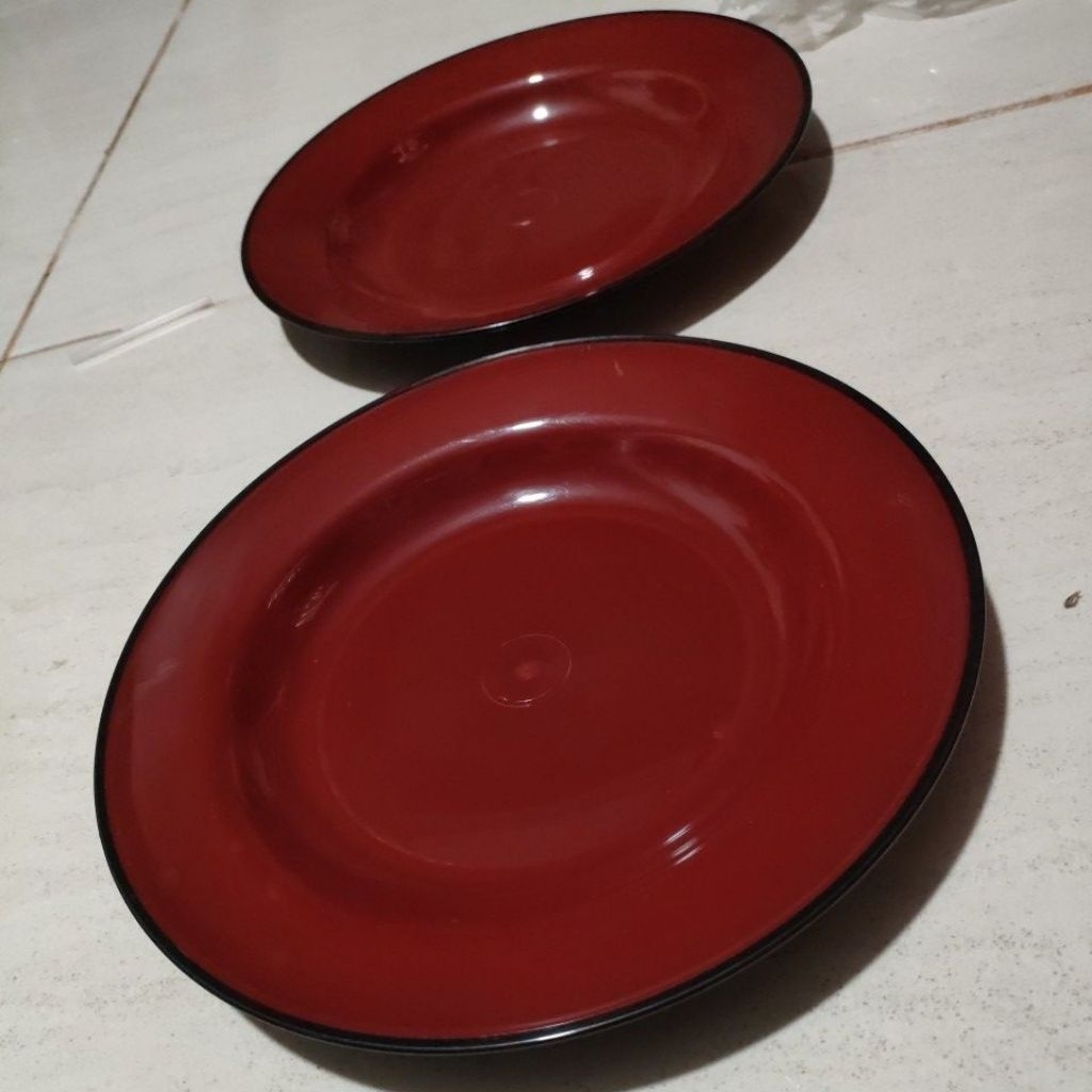 piring makan plastik diameter 23cm