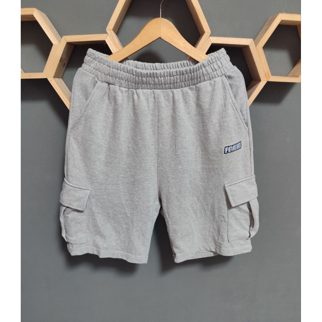 CELANA CARGO PENDEK FCMM