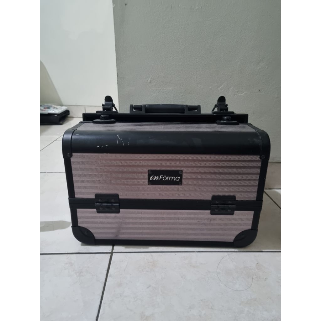 preloved beauty case / makeup case / koper makeup by informa