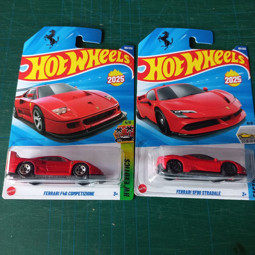 Hot Wheels Ferrari Formula 1 Honda Civic Mercedes-Benz Vespa
