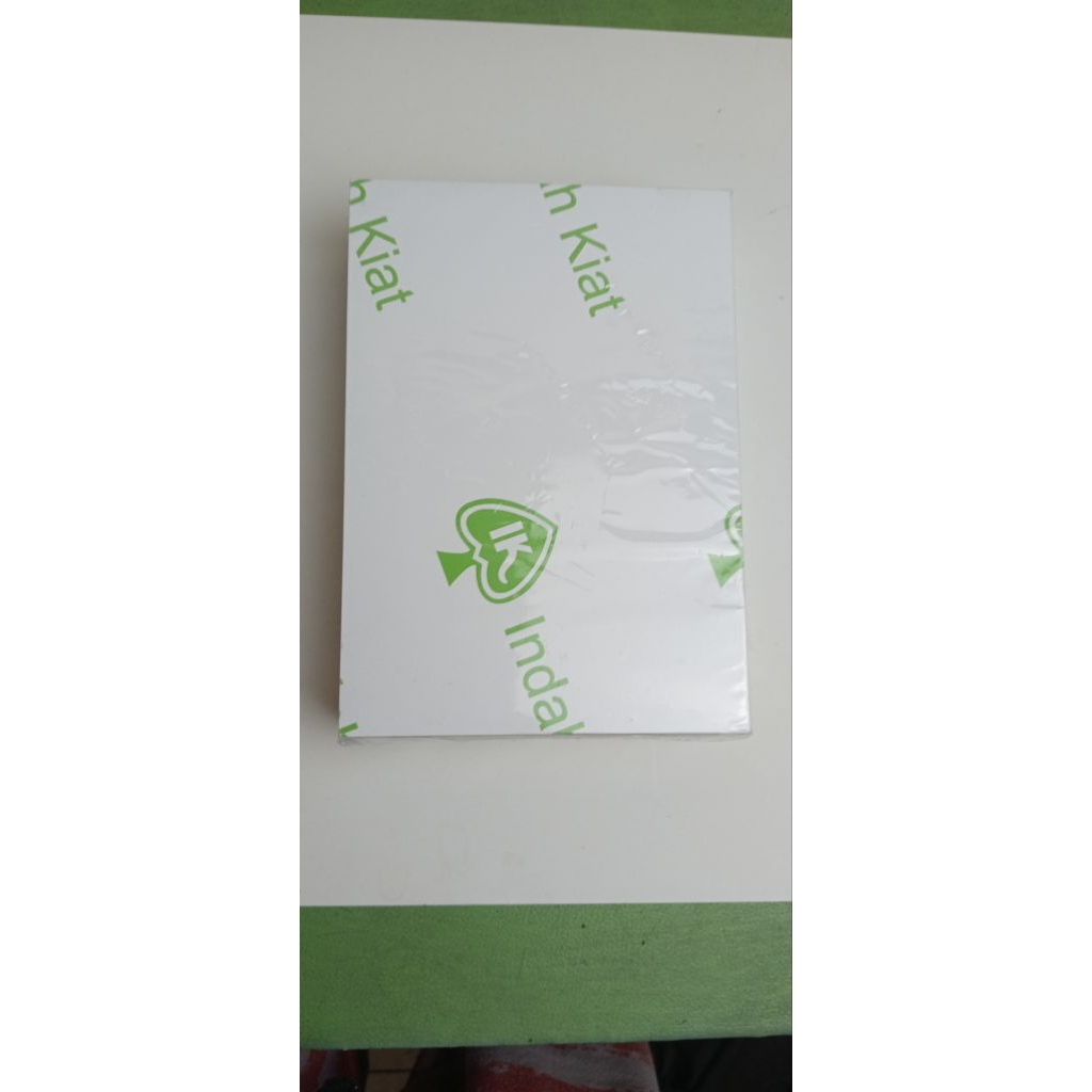 

kertas HVS 100 gsm A4 isi 100 lembar