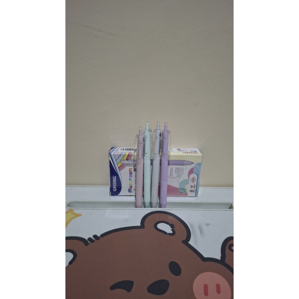 

Bulpen Macaron 0,5 warna hitam,per pcs