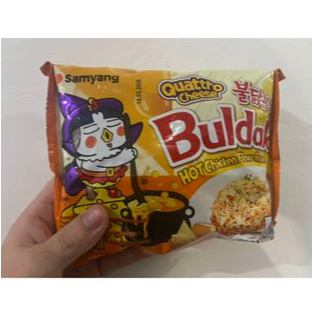 

Samyang Quattro cheese Buldak hot chicken flavor ramen / Samyang green ayam pedas dan keju 145g