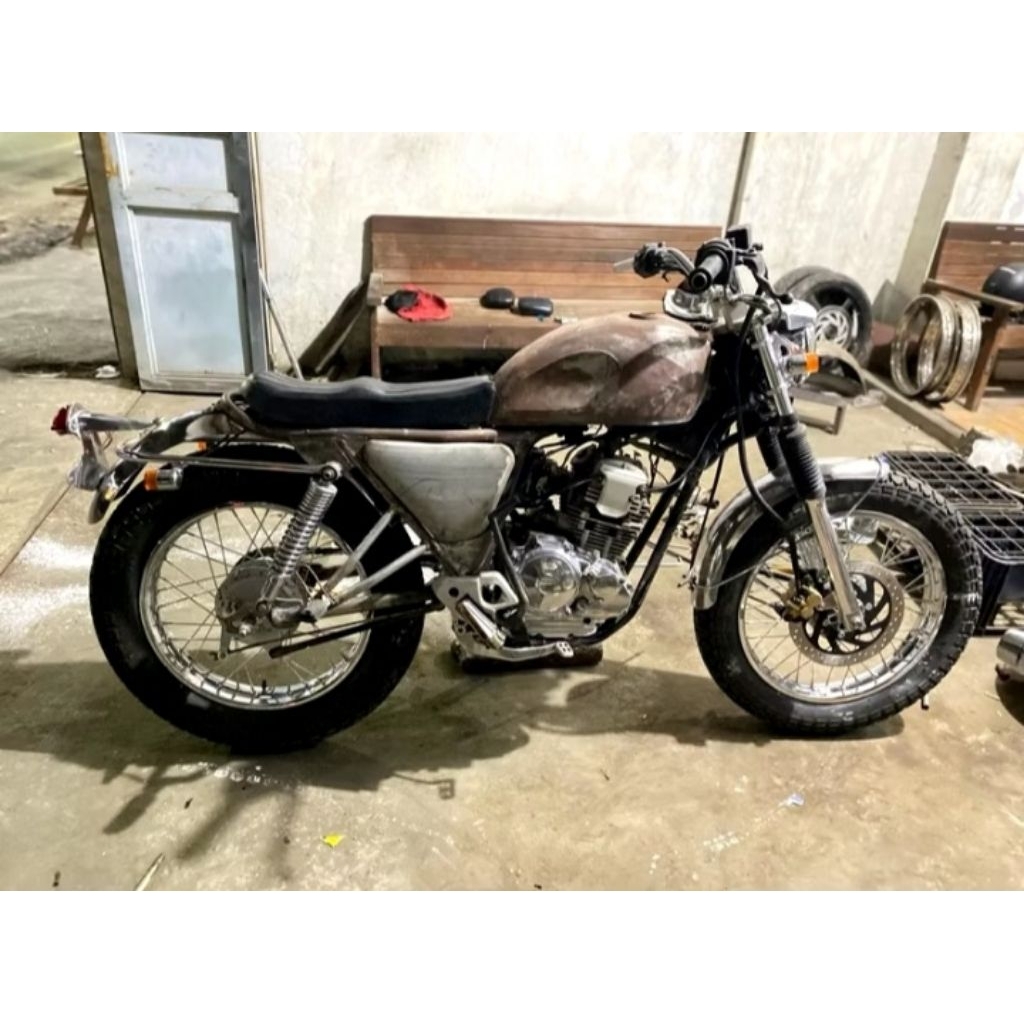 Tangki Custom British Tangki  Custom Triumph Tangki Japstyle