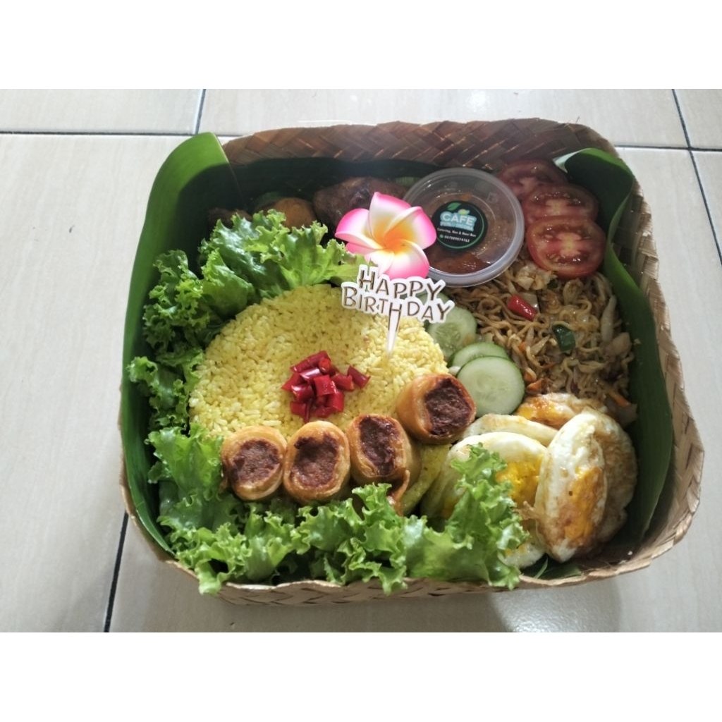 

Besek Nasi kuning Sultan (5)