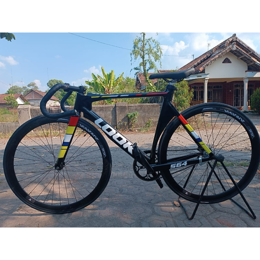 sepeda Fixie Look pelangi custom
