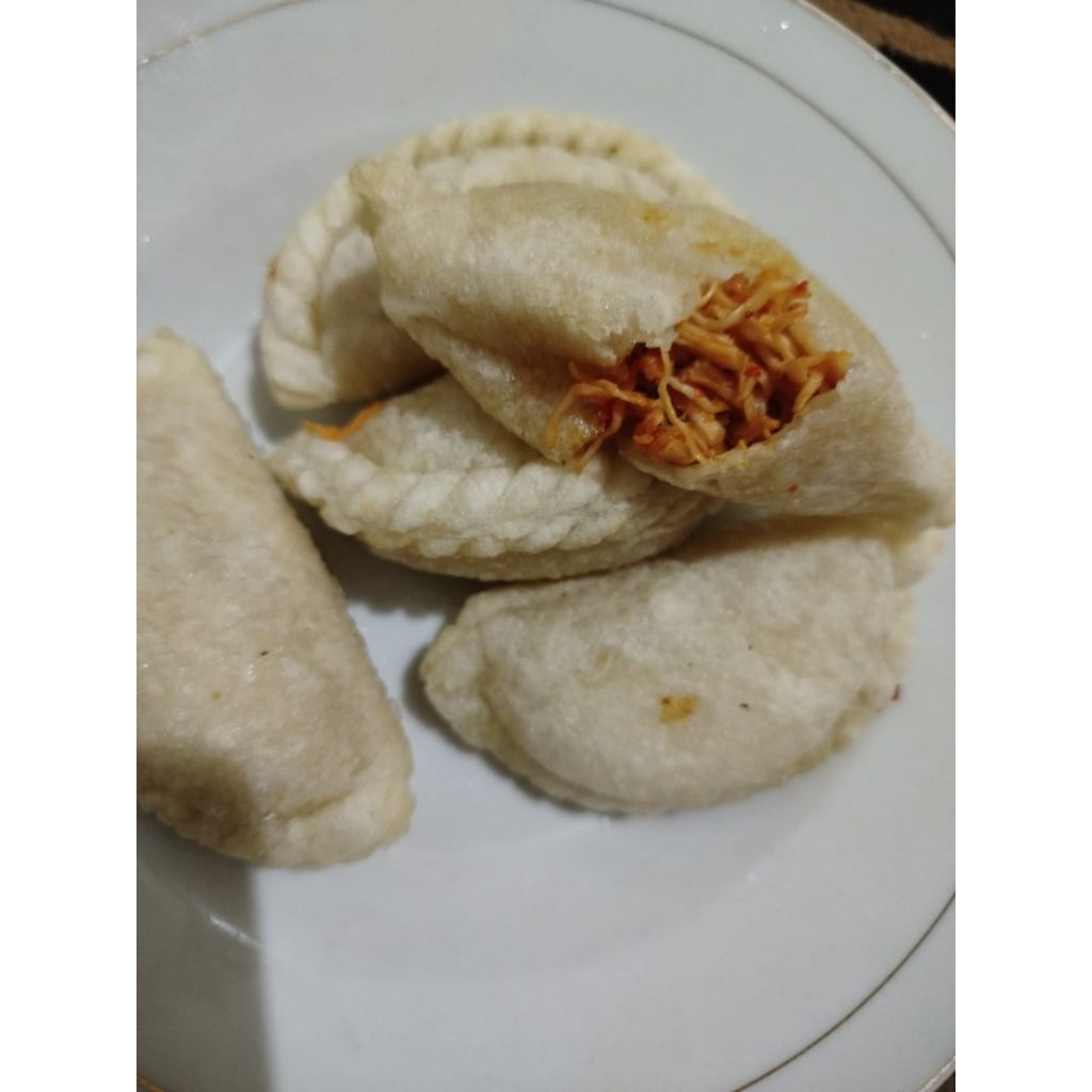 

cireng isi ayam suwir/pedas/original/extra pedas