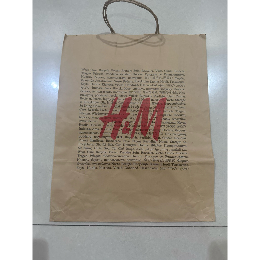 

tas kertas paperbag kantogan h&m sedang