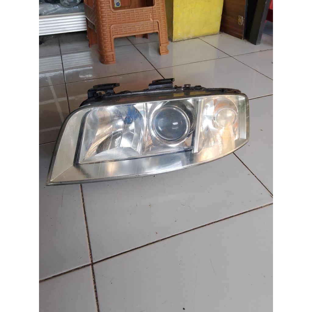 Lampu depan Audi A5 C6(kiri)