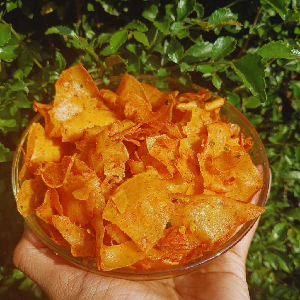 

Keripik Singkong Kriwil Kemasan 500gr Pedas Daun Jeruk