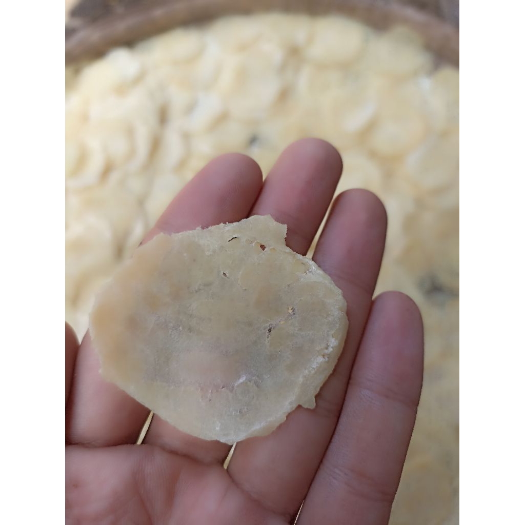 

Emping Mlinjo Grade Super Kebumen size besar (tipis, kering, super premium dan siap goreng)