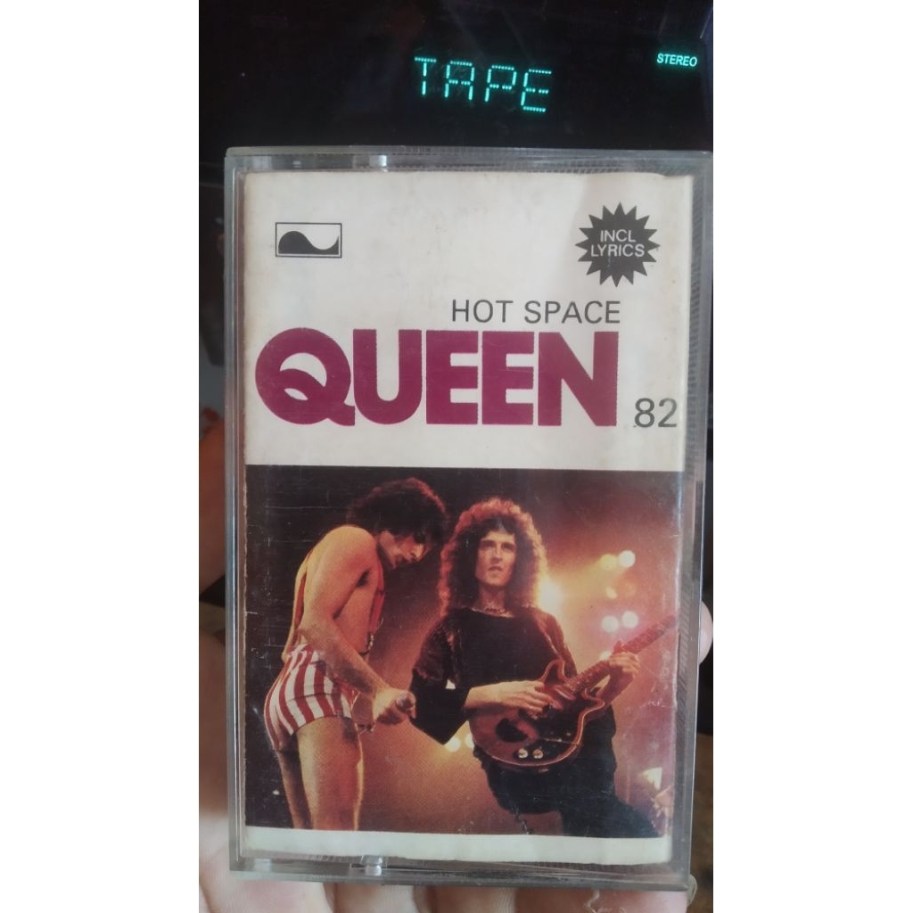 kaset pita queen-hot space