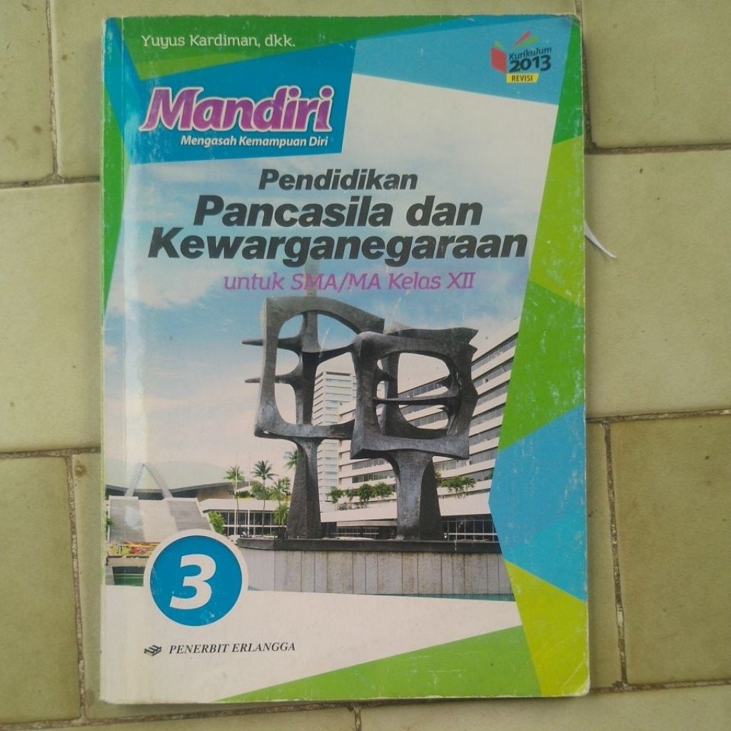 Buku PPKn kelas 12 Mandiri K13 (BEKAS)