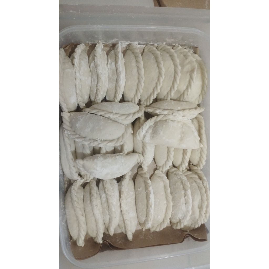 

CIRENG MINI AYAM SUWIR PEDAS / CIRENG KEJU / CIRENG KORNET Frozen Food isi 10pcs