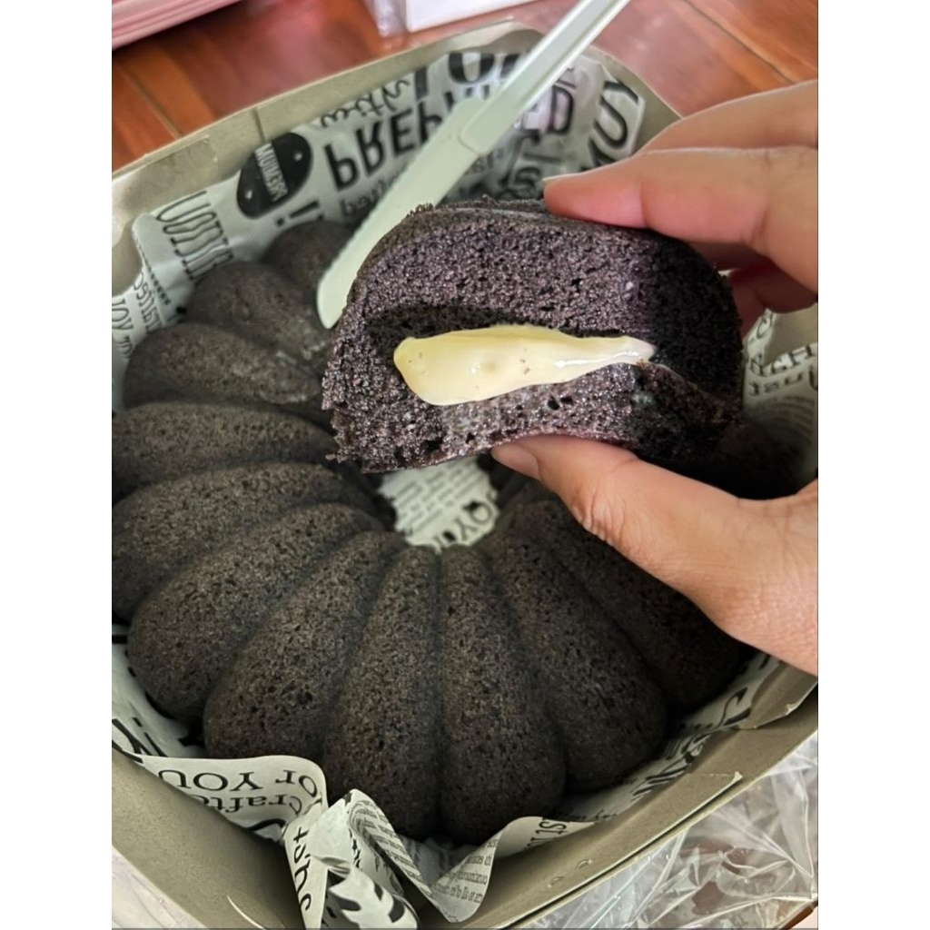 

Bolu ketan hitam lumer viral