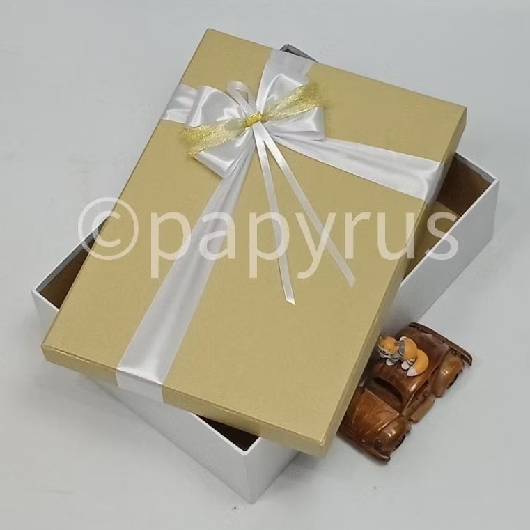 

PAPYRUS Kombinasi 25x35 Tinggi 8cm Kotak Kado Gift Box Hardbox Hampers V2
