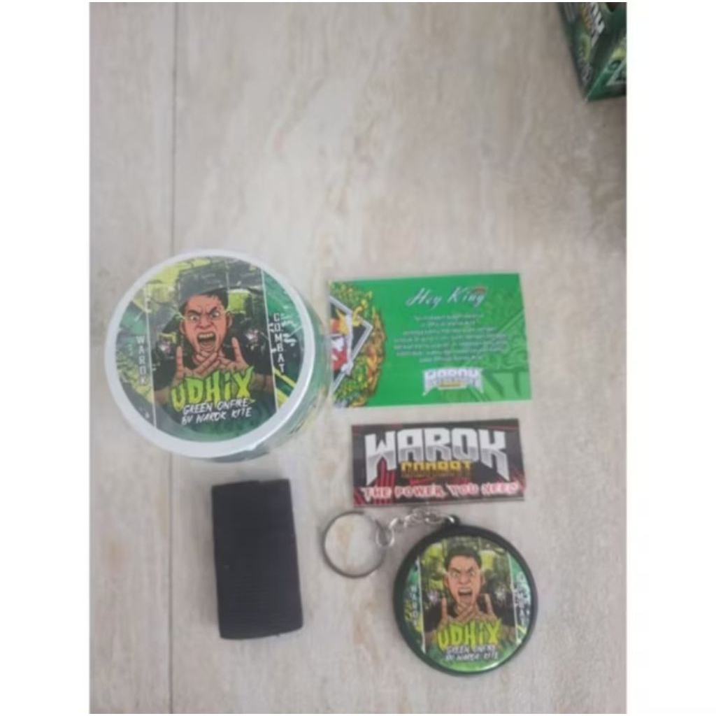 Benang / GELASAN WAROK UDHIX