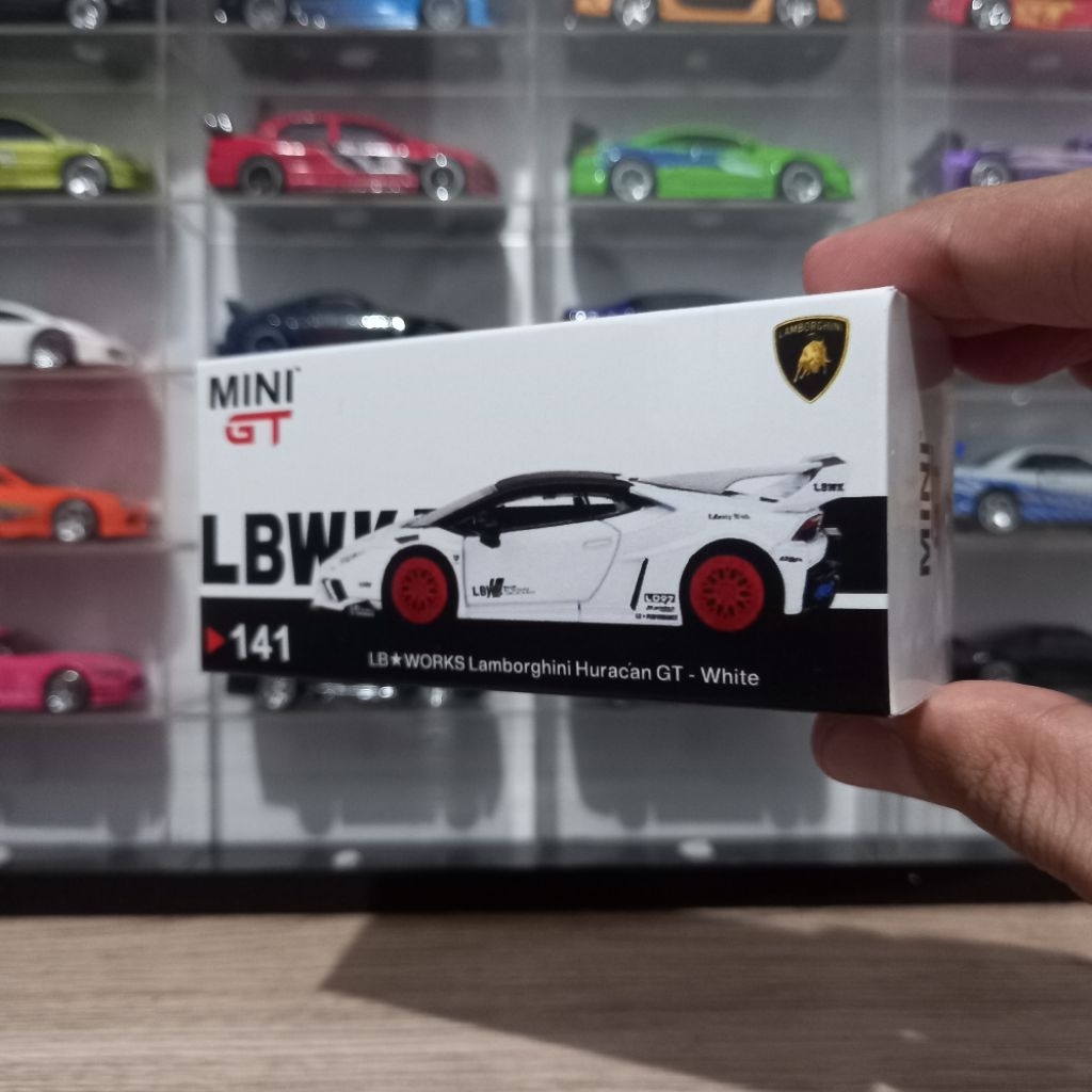 Custom Box #141 Lamborghini Huracan GT White LBWK Toys R Us Exclusive MiniGT