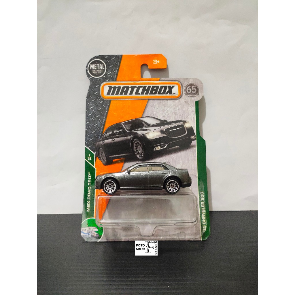 Matchbox 15 Chrysler 300 Grey Abu Loose