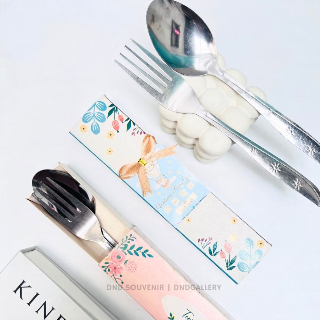 SOUVENIR SENDOK GARPU SET STAINLESS KEMAS BOX SLEDING / SOUVENIR SENDOK GARPU SUMPIT / SOUVENIR SEND