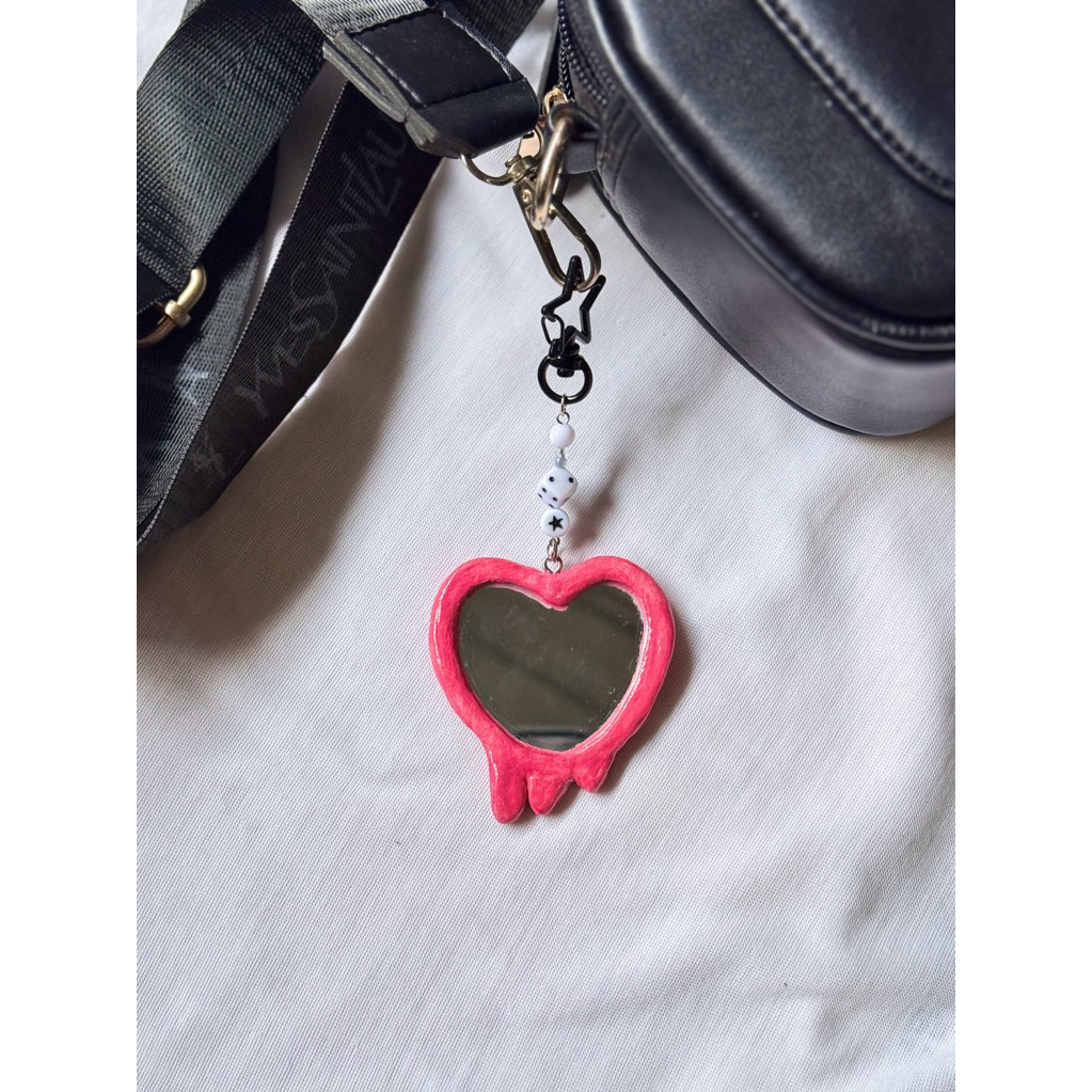 love melt clay mirror // gantungan kunci kaca aesthetic pink white cute
