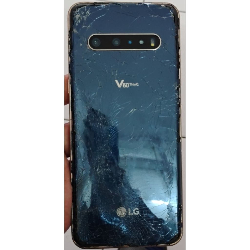 LG V60 8/128 minus