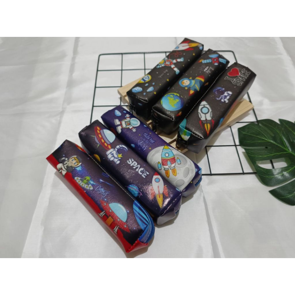 

Tempat Pensil Kotak Pensil Zipper Mini Astronot