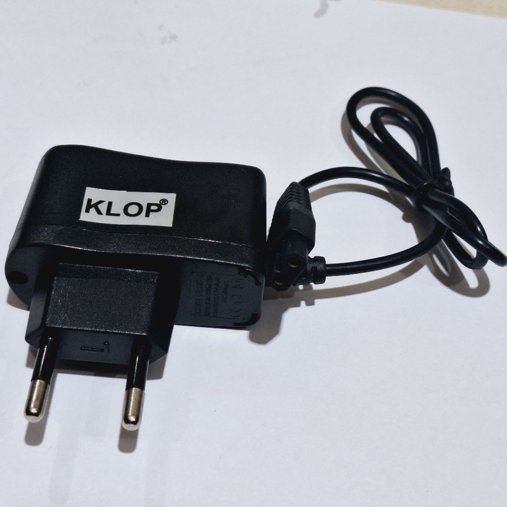 Charger senter Cas senter kepala 2 lubang kecil Jack berbentuk angka 8