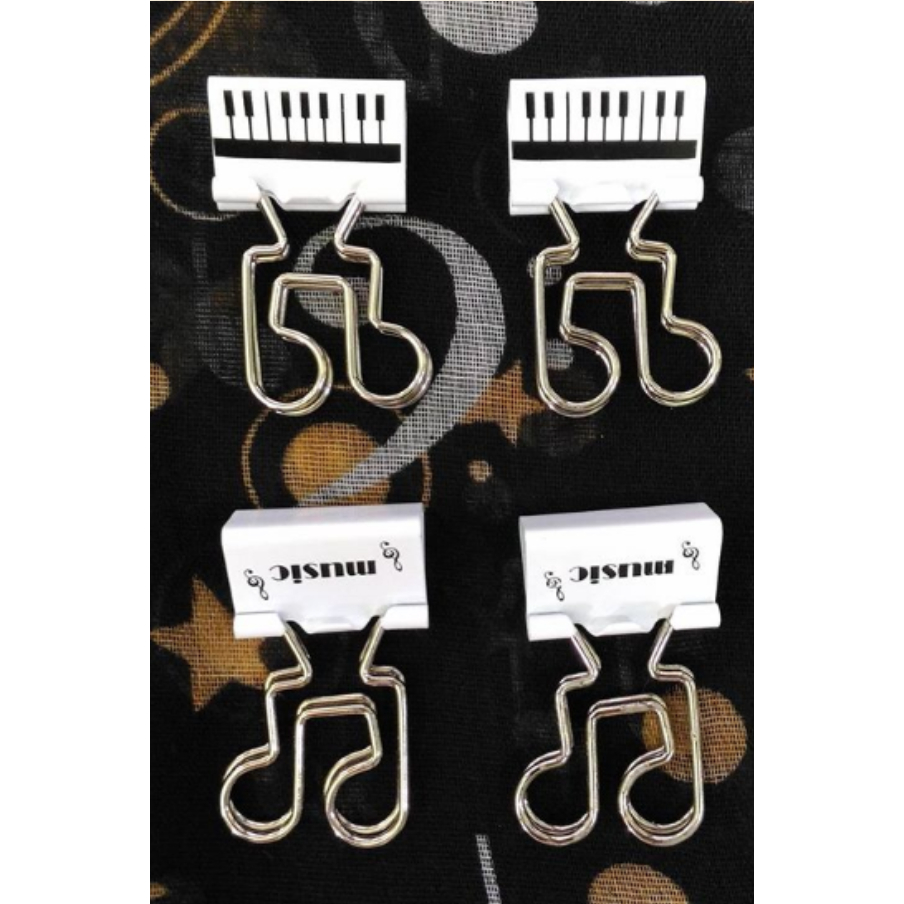 

16 Note Shaped Blinder Clip