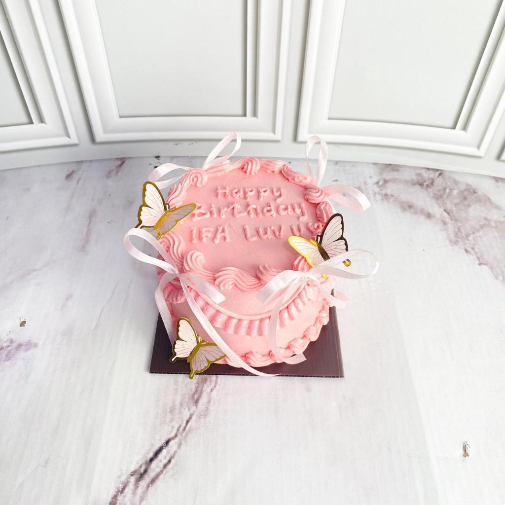 

Kue Ulang Tahun/Birthday Cake/Ribbon Cake Butterfly/Kue Birthday Jakarta Ribbon/Mini ribbon cake