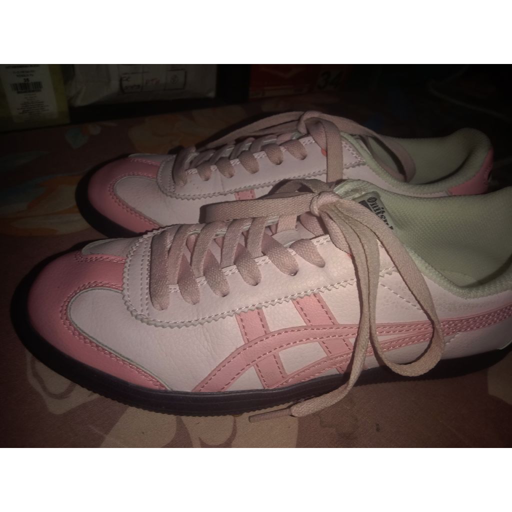 Sepatu wanita Onitsuka Tiger