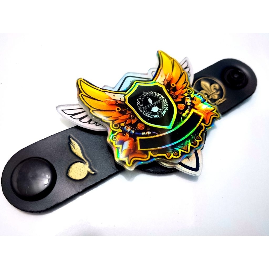 

Ringkacu Pramuka Model terbaru Bisa ukir Nama langsung Jadi bahan akrilik double Logo hologram premium dan elegan saat dipakai