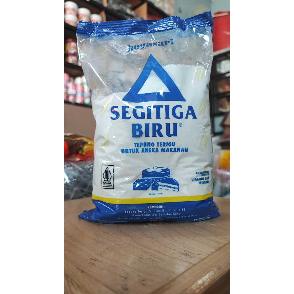 

Tepung Terigu Bogasari Segitiga Biru Economis 1000 GR / 1 KG