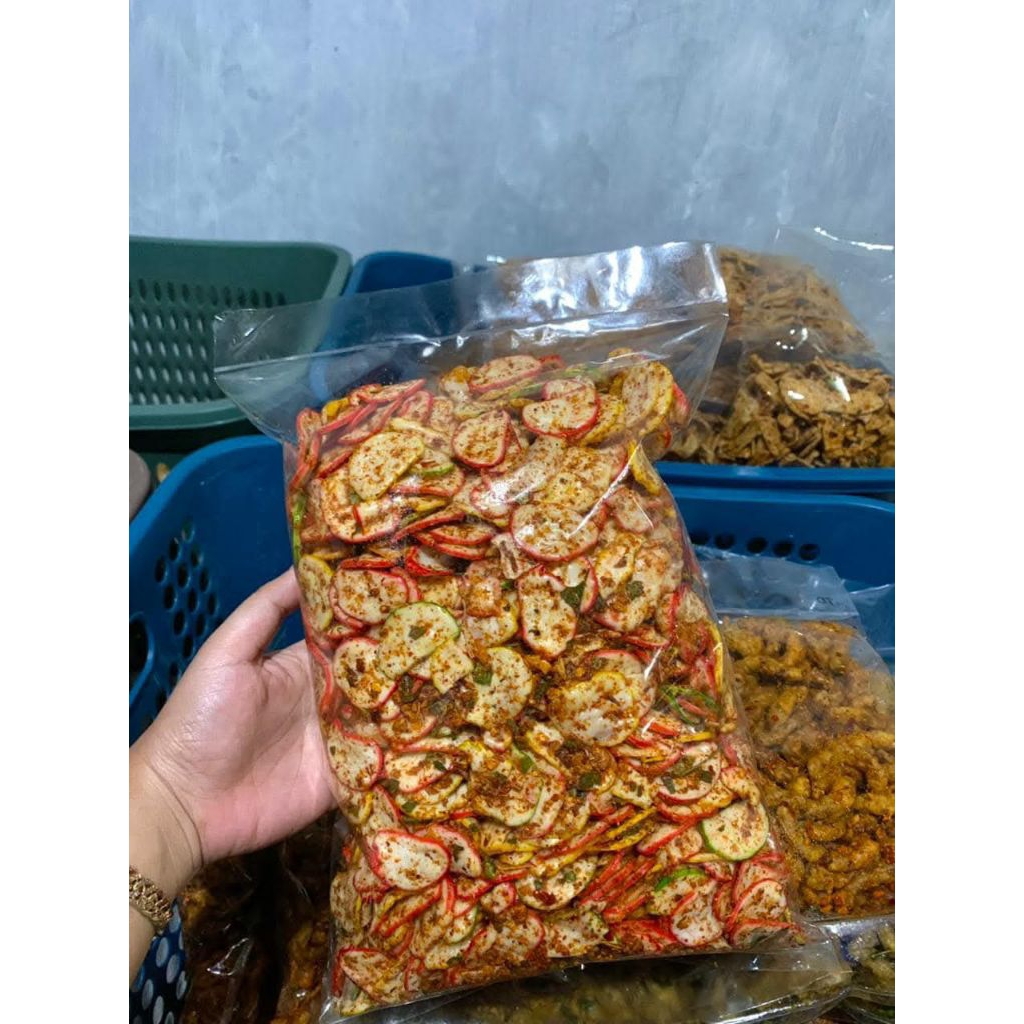 

Kerupuk seblak kering bumbu sultan pedas asin daun jeruk 250gram