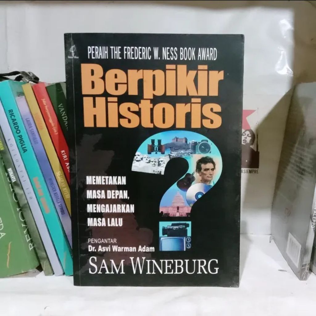 Bobos in Paradise: Surga Para Borjuis BohemianPenulis: David Brooks | Teori-teori Sosial: Observasi 