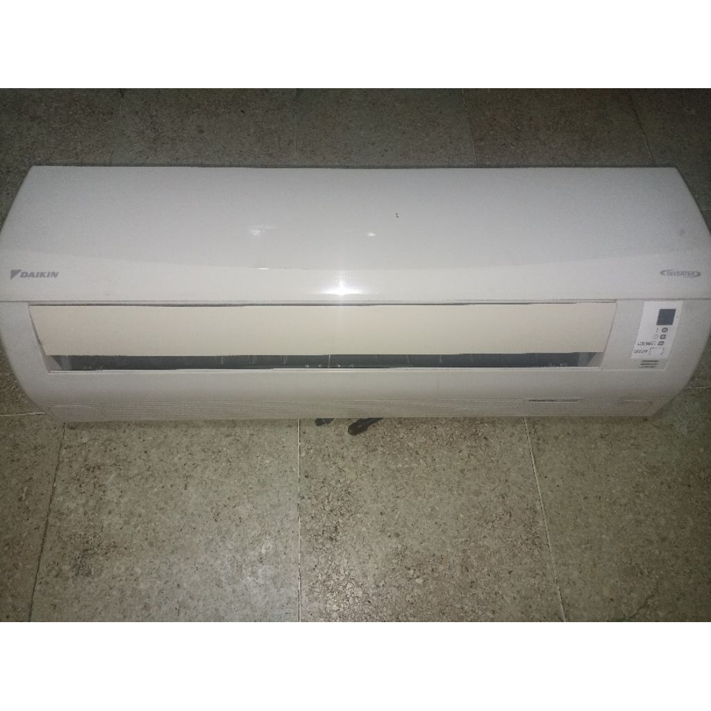 ac Daikin inverter 1/2 pk kondisi second only indoor